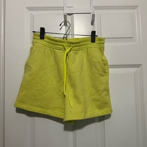 Lululemon Loungeful High-Rise Short 4" in Electric Lemon